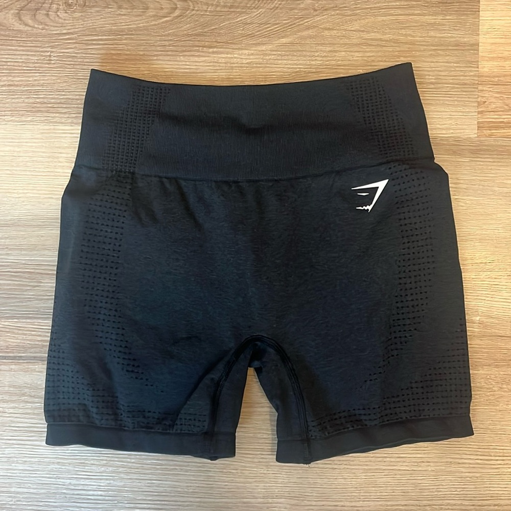GYMSHARK SHORTS